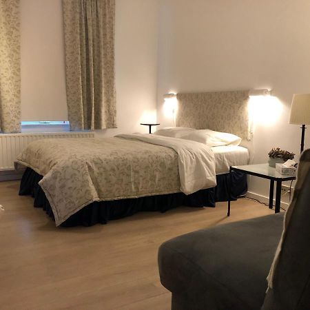 Cozy Guesthouse เลอเวน ภายนอก รูปภาพ