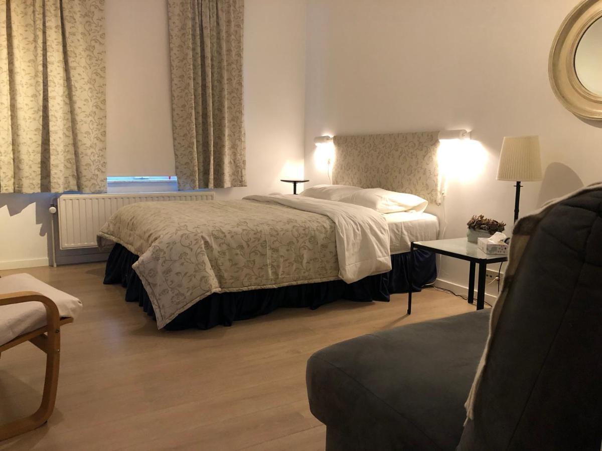 Cozy Guesthouse เลอเวน ภายนอก รูปภาพ